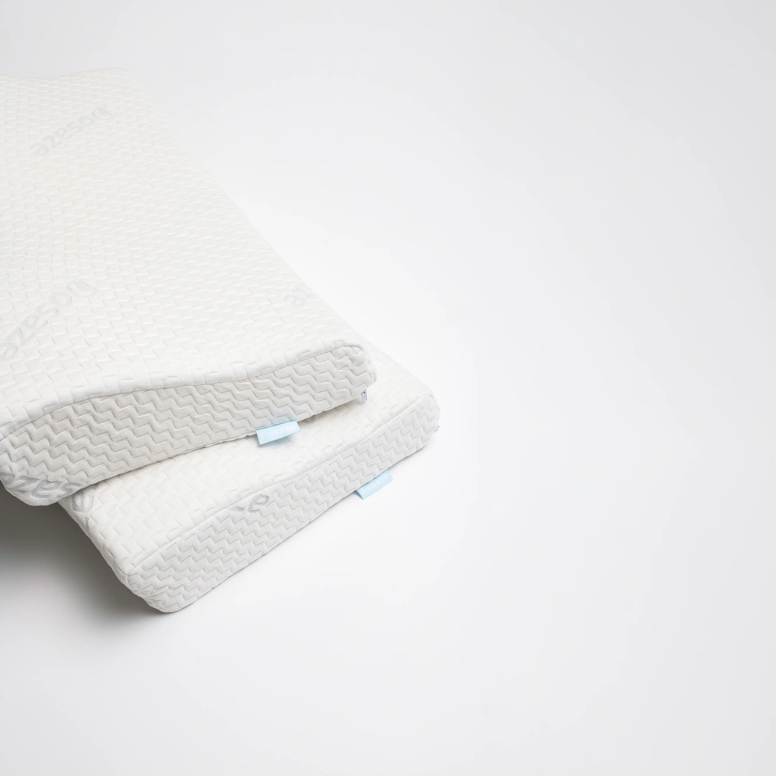 The Dosaze Contoured Orthopedic Pillow - Image 10